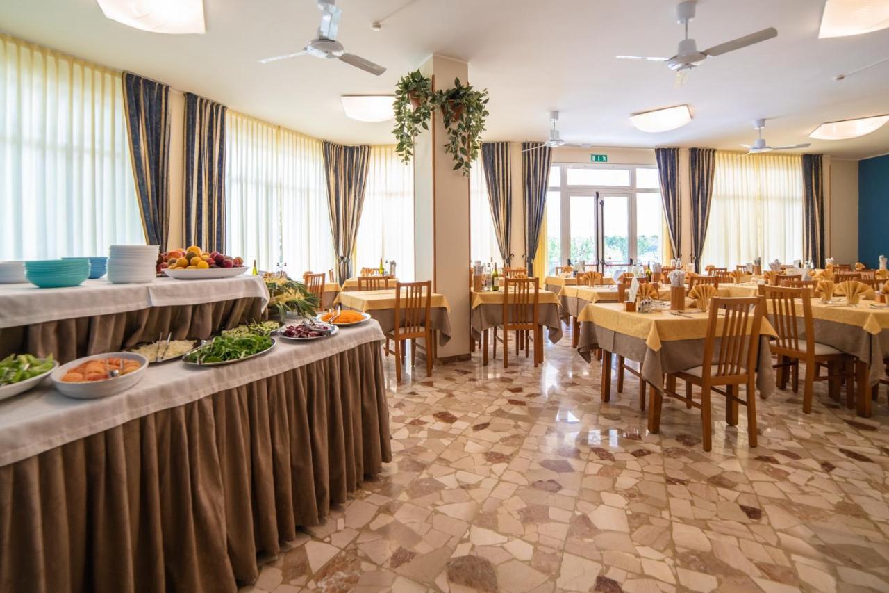 Hotel Sayonara Milano Marittima Exterior foto