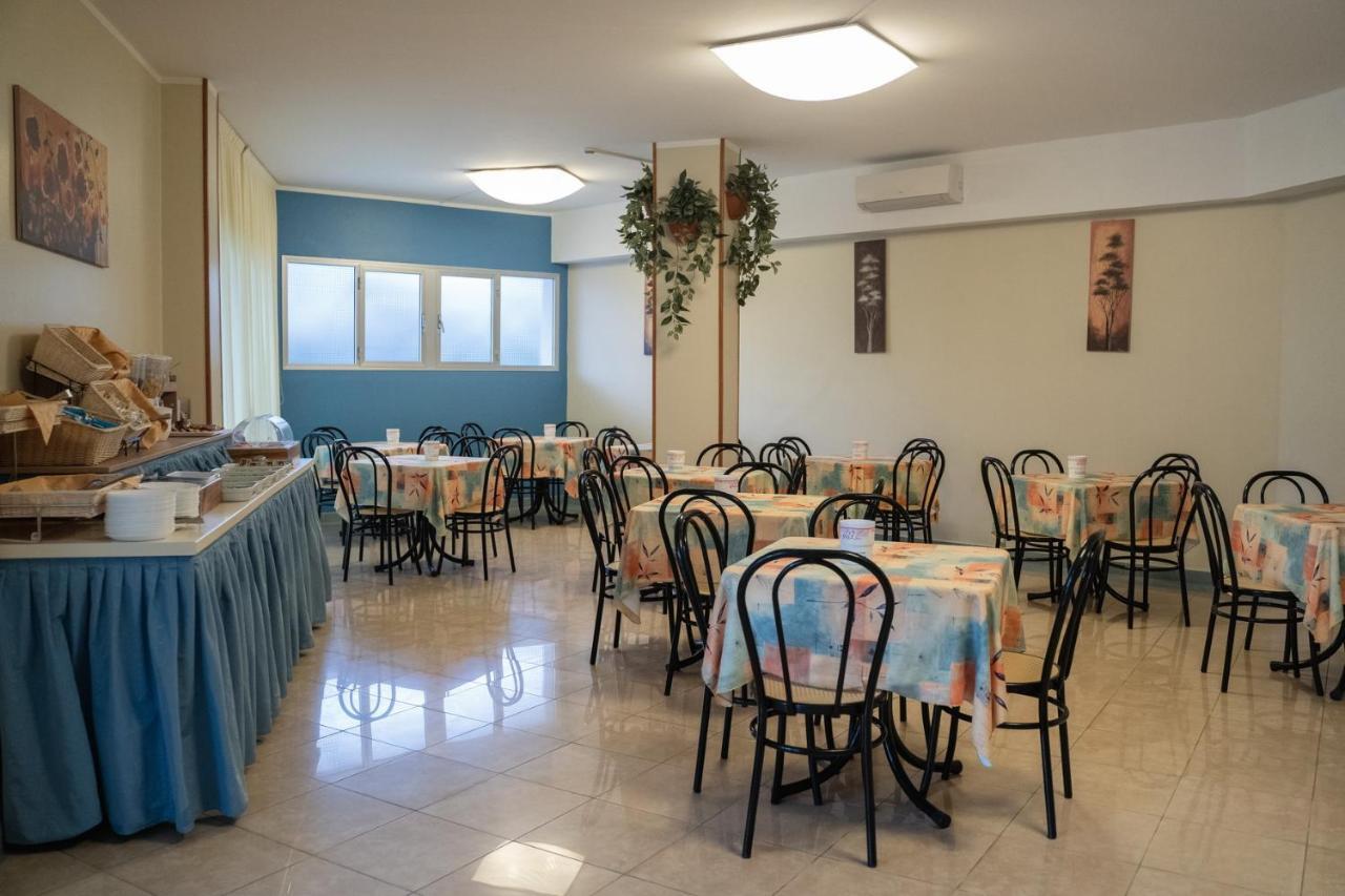 Hotel Sayonara Milano Marittima Exterior foto