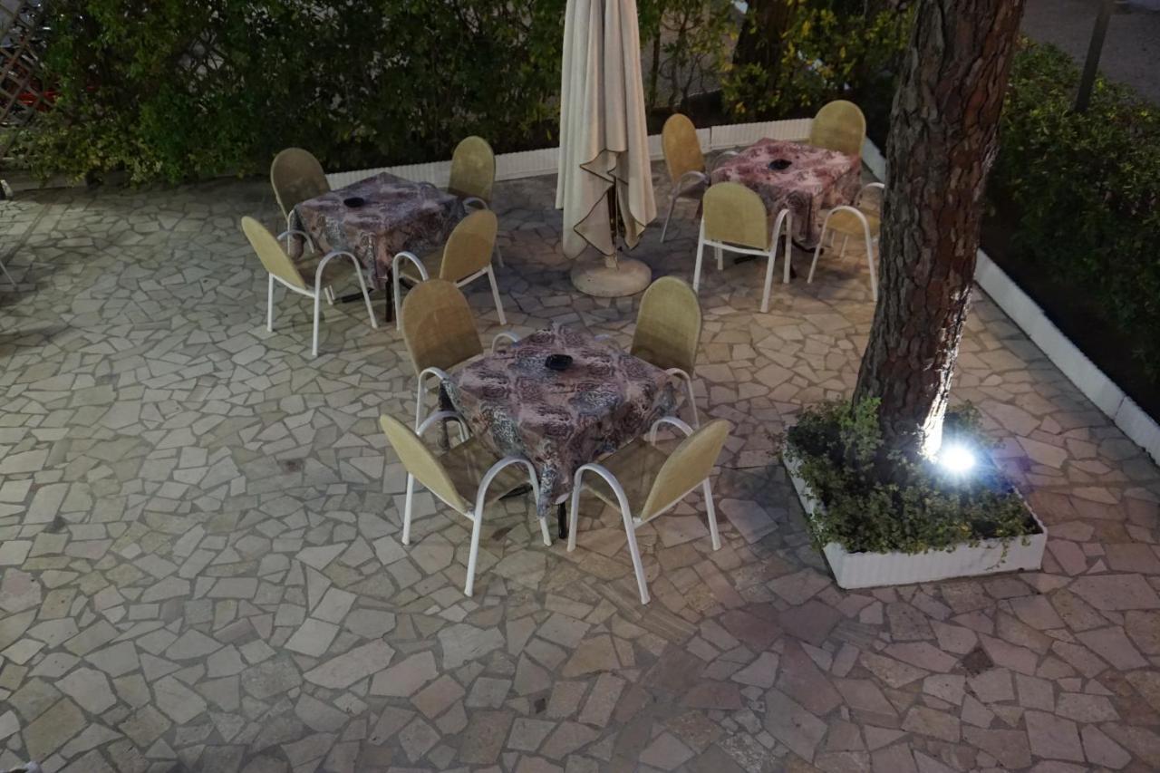 Hotel Sayonara Milano Marittima Exterior foto
